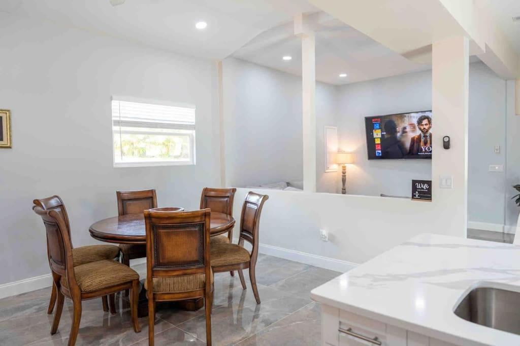 Tampa Bay Oasis Apartment Тарпон Спрингс Екстериор снимка